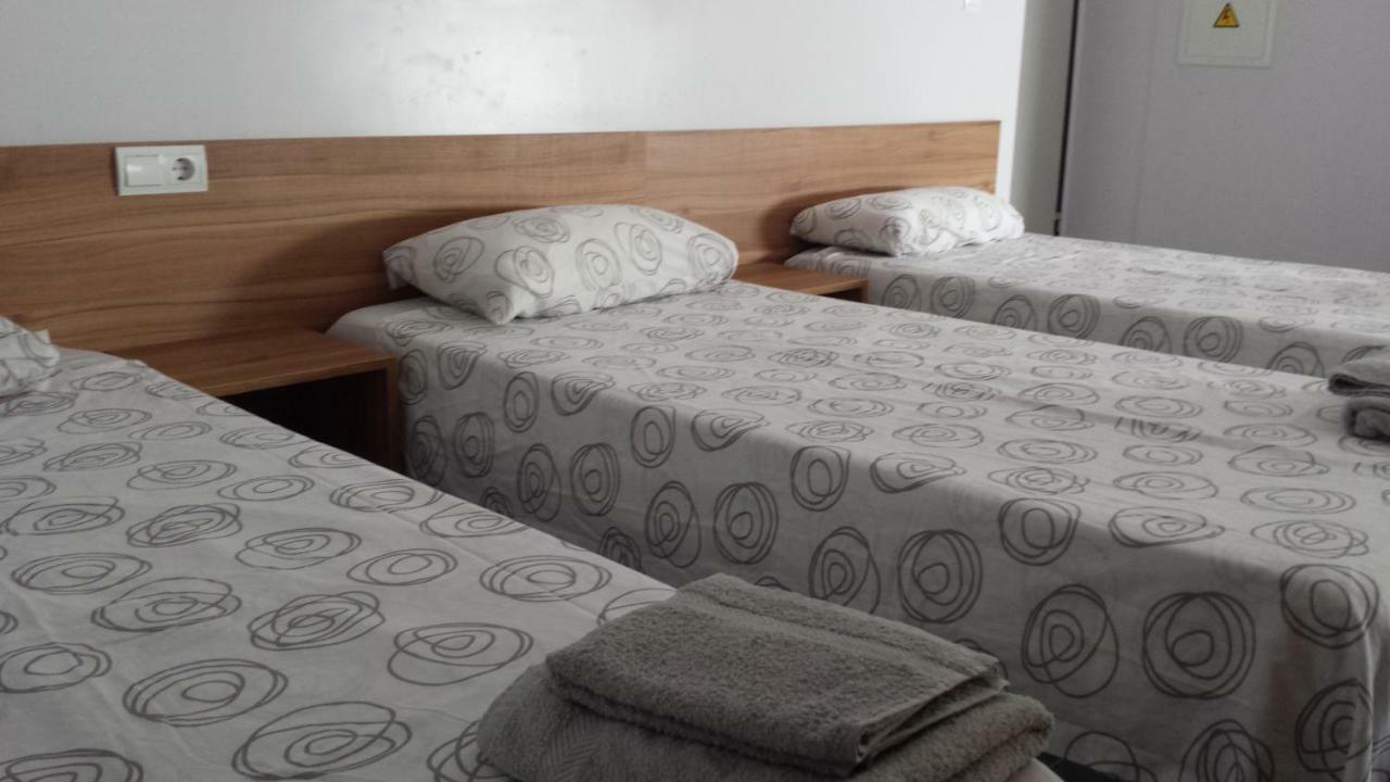 Hostal Usera Madrid Ngoại thất bức ảnh