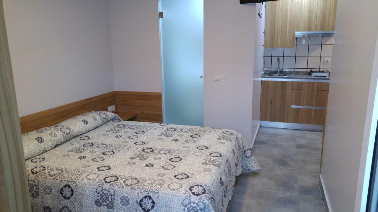 Hostal Usera Madrid Ngoại thất bức ảnh