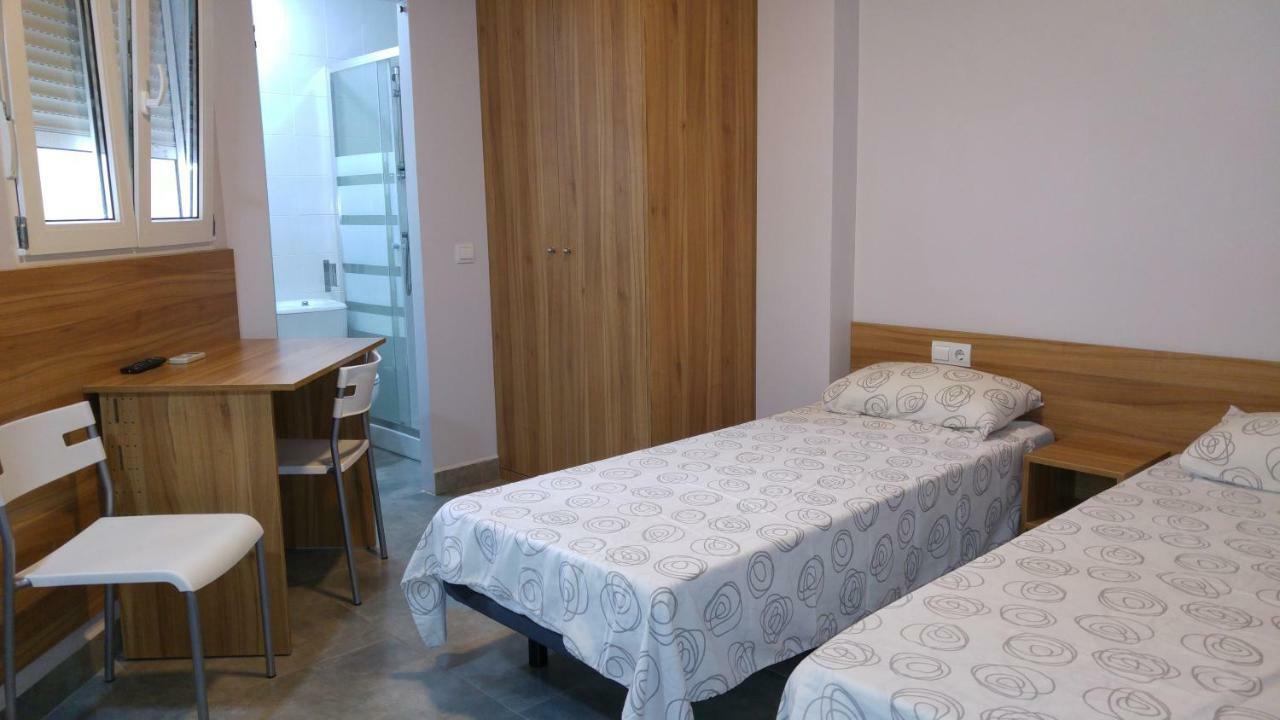 Hostal Usera Madrid Phòng bức ảnh